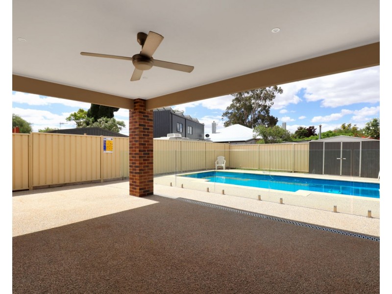2 Watson Crt, Deniliquin NSW 2710