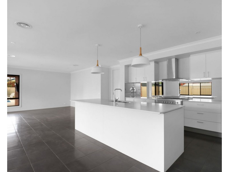 2 Watson Crt, Deniliquin NSW 2710