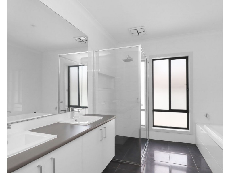 2 Watson Crt, Deniliquin NSW 2710