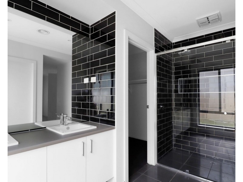 2 Watson Crt, Deniliquin NSW 2710