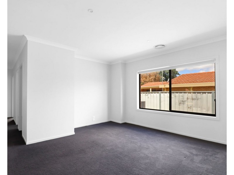 2 Watson Crt, Deniliquin NSW 2710