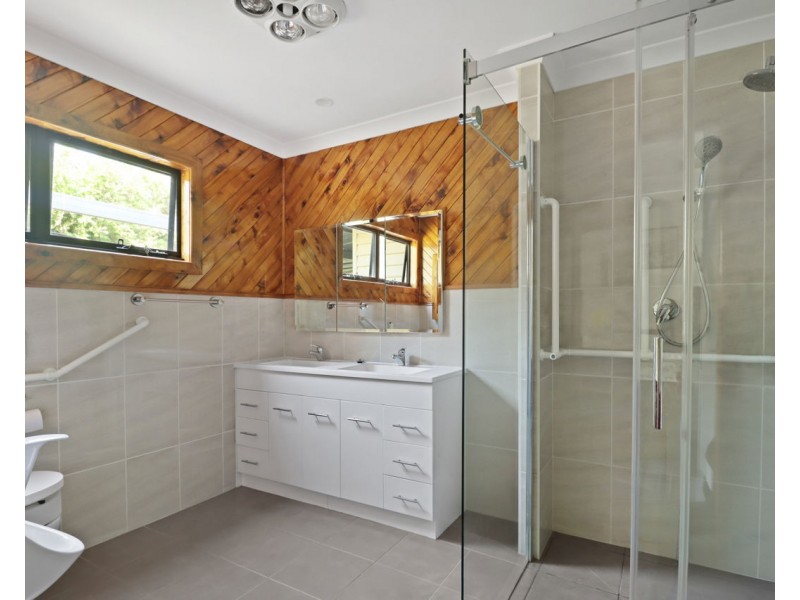 31 McCrabb Road, Deniliquin NSW 2710