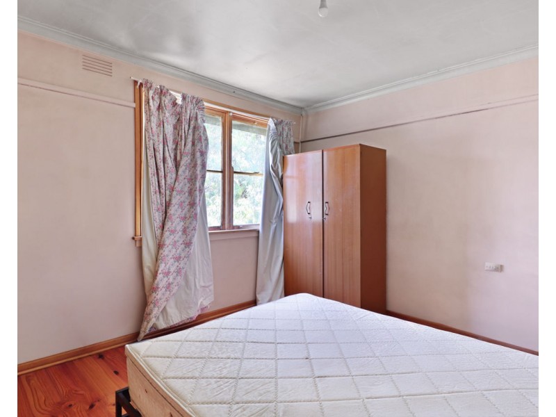 8 Robertson Cres, Deniliquin NSW 2710