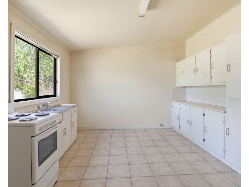 98 Mackenzie Street, Deniliquin NSW 2710