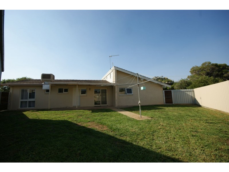 78 Russell Street, Deniliquin NSW 2710