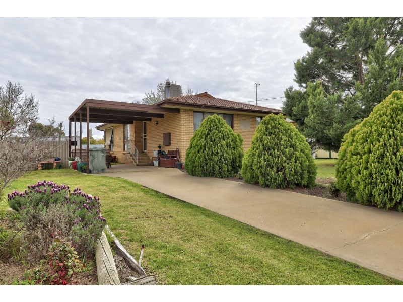 109 Burton Street, Deniliquin NSW 2710