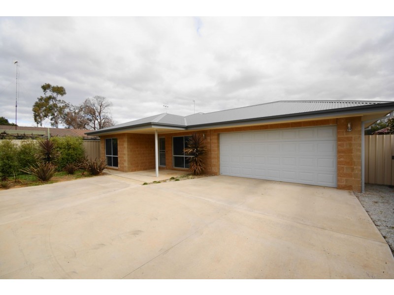 2/282 Harfleur Street, Deniliquin NSW 2710