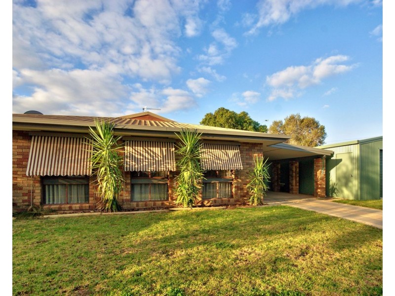399 Campbell Crescent, Deniliquin NSW 2710