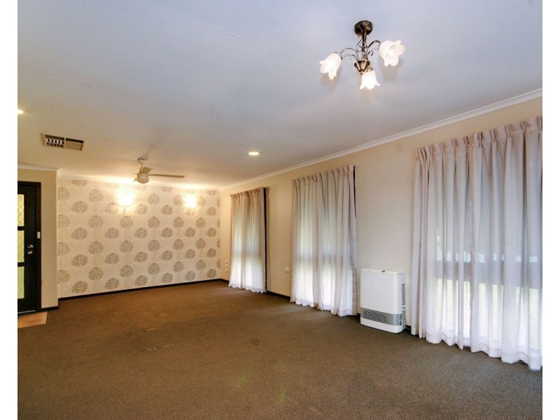 399 Campbell Crescent, Deniliquin NSW 2710