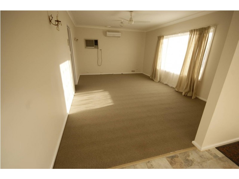 82 Russell Street, Deniliquin NSW 2710