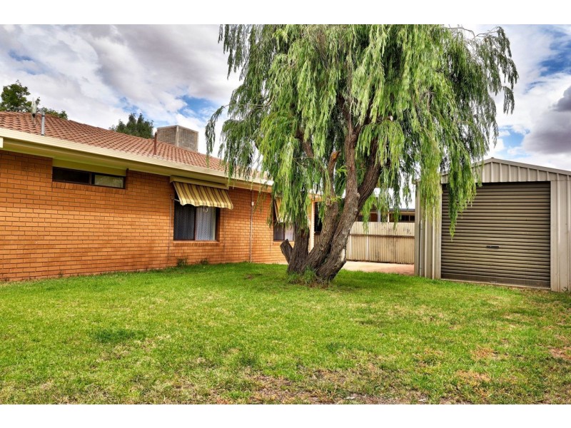 10 Renwick Court, Deniliquin NSW 2710