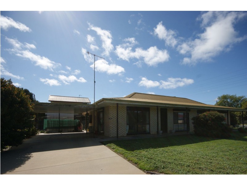 1/83 Macauley Street, Deniliquin NSW 2710