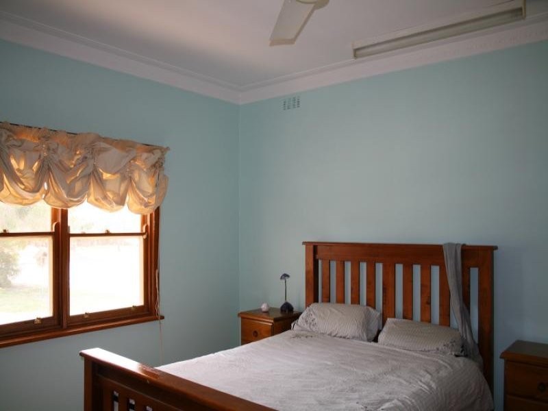 280 Victoria Street, Deniliquin NSW 2710