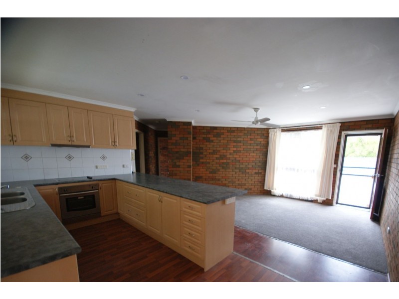 2/425 Harfleur Street, Deniliquin NSW 2710