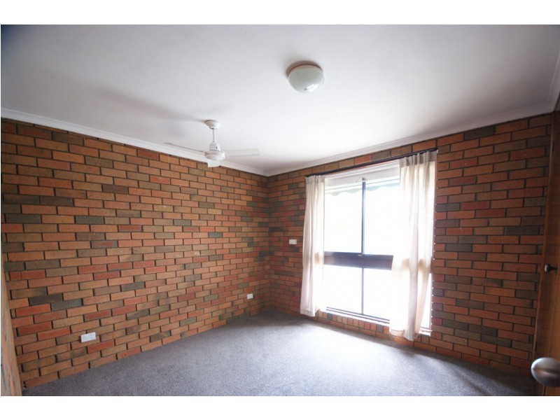 2/425 Harfleur Street, Deniliquin NSW 2710