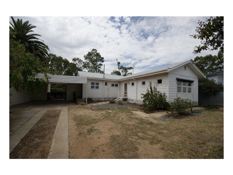 511 St Michael Street, Deniliquin NSW 2710