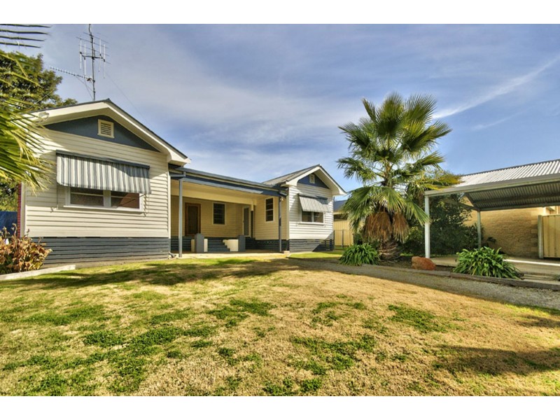 306 Poictiers Street, Deniliquin NSW 2710