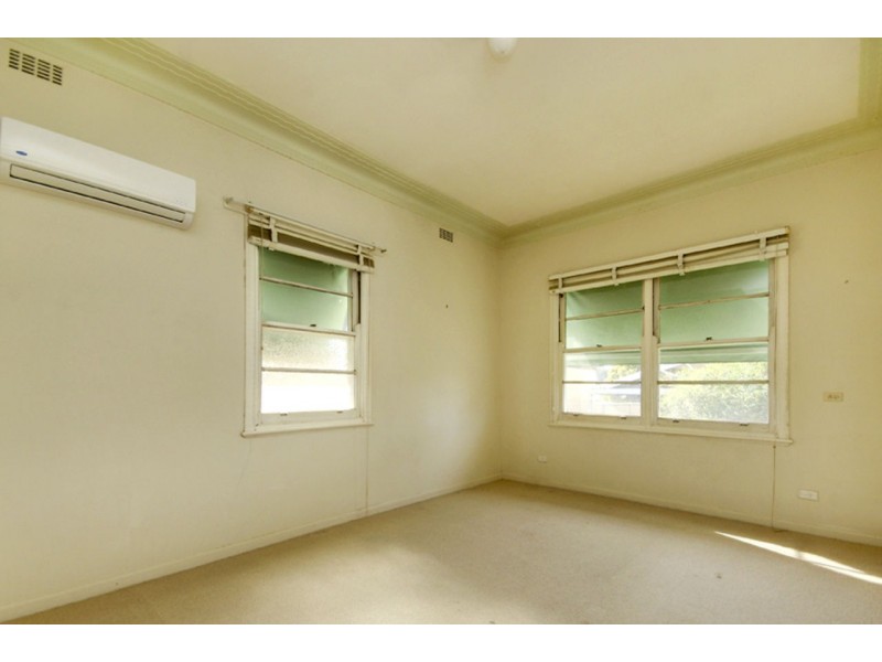 306 Poictiers Street, Deniliquin NSW 2710