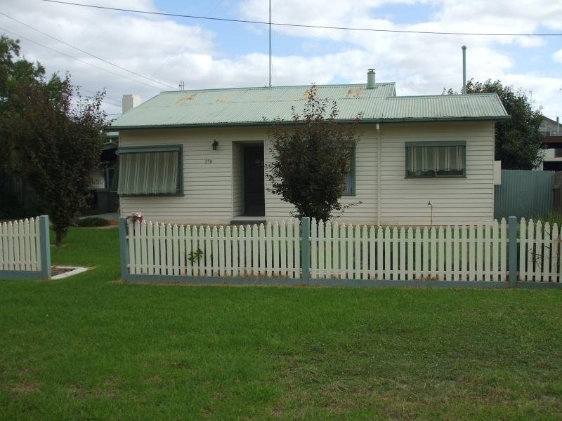 290 Poictiers Street, Deniliquin NSW 2710