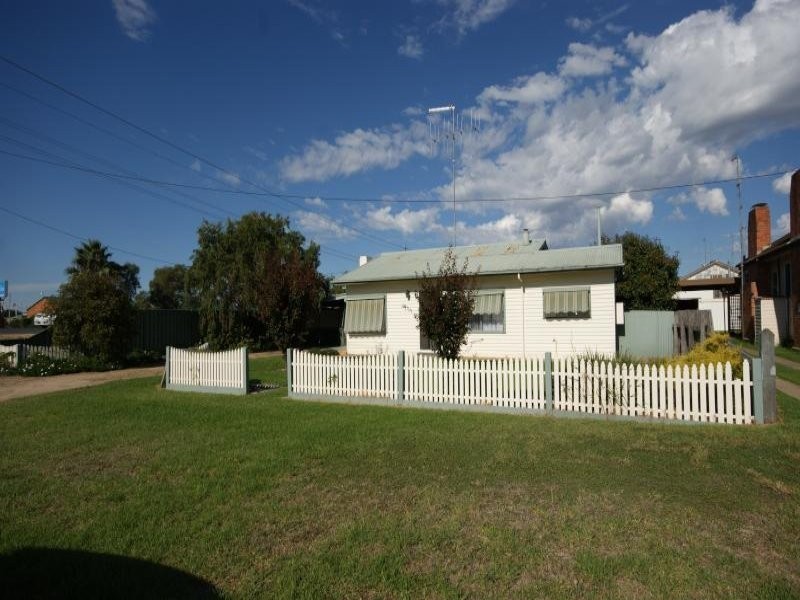 290 Poictiers Street, Deniliquin NSW 2710