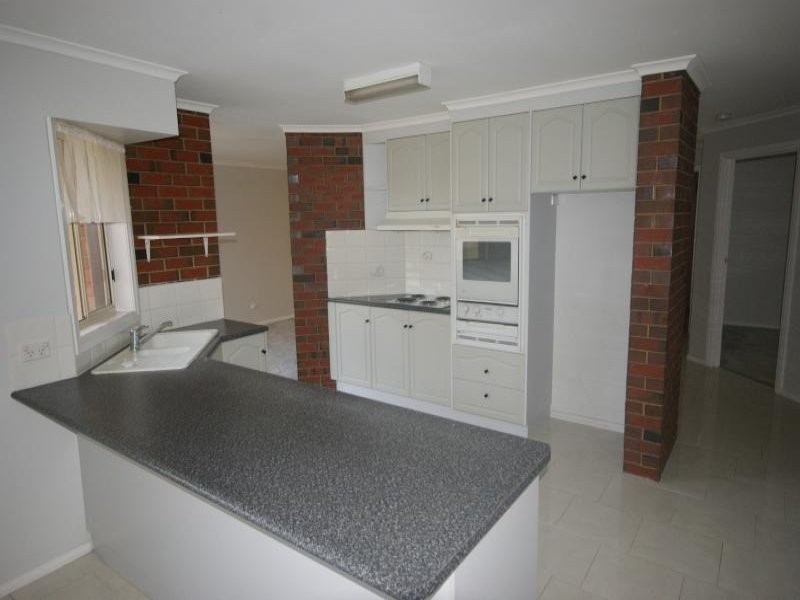 120 Crispe Street, Deniliquin NSW 2710