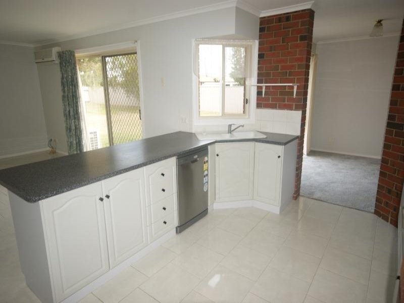 120 Crispe Street, Deniliquin NSW 2710