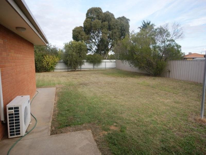 120 Crispe Street, Deniliquin NSW 2710