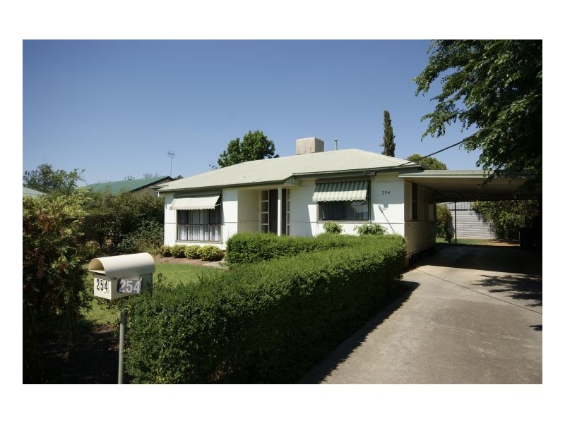 254 Henry Street, Deniliquin NSW 2710
