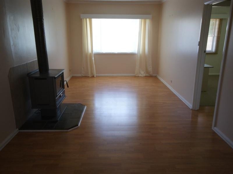 137 Dick Street, Deniliquin NSW 2710