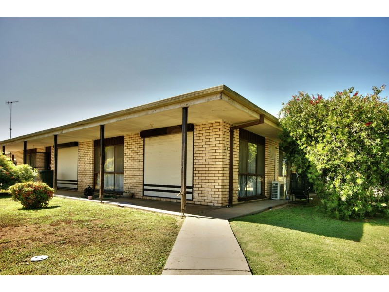 2/83 Macauley Street, Deniliquin NSW 2710