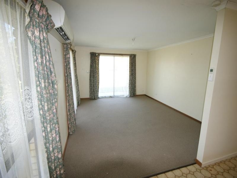 2/83 Macauley Street, Deniliquin NSW 2710