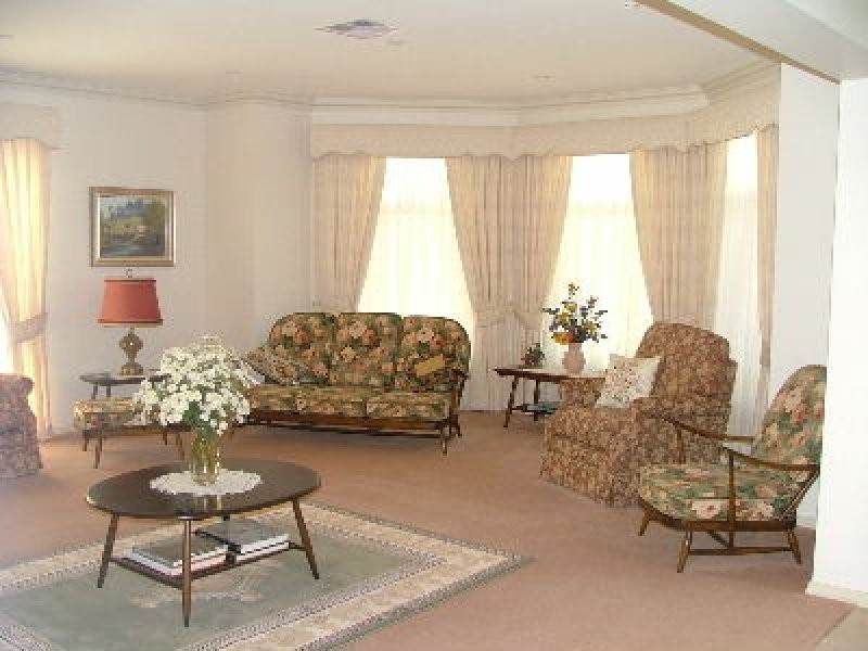 145 McMillan Street, Deniliquin NSW 2710