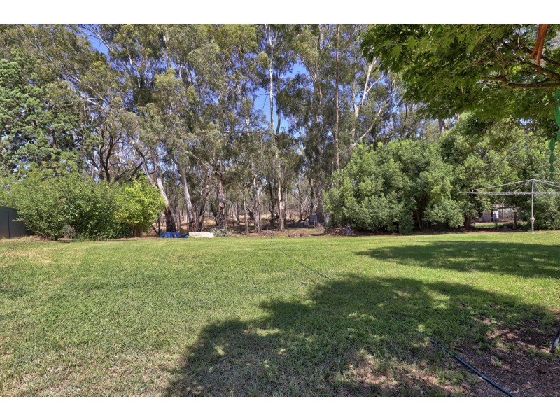 424 Hay Road, Deniliquin NSW 2710