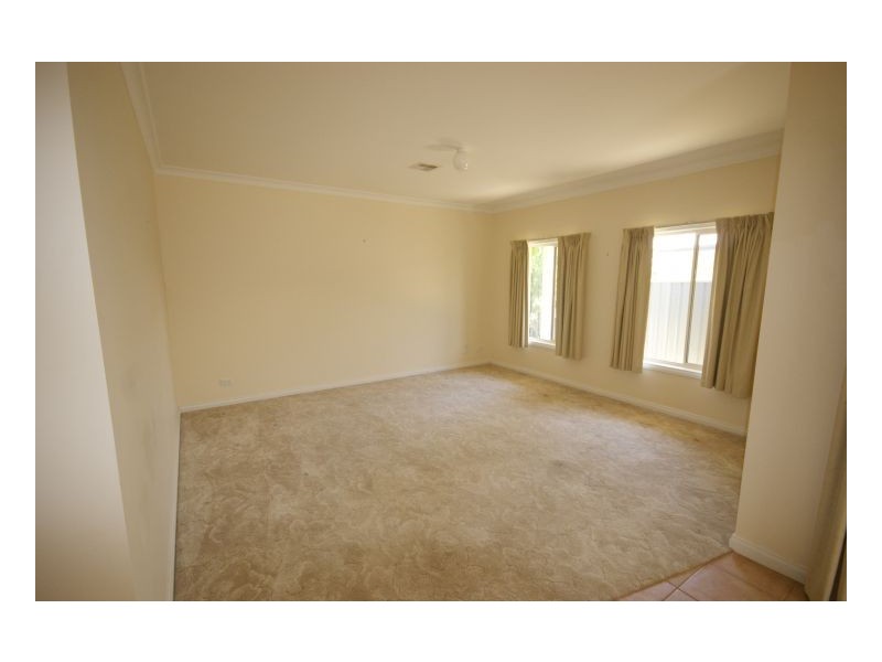 3/418 Poictiers Street, Deniliquin NSW 2710