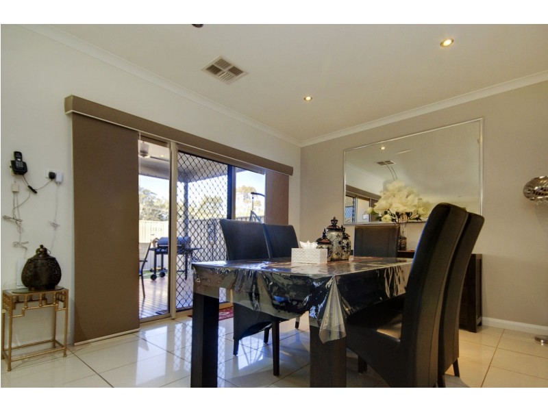 24 Butler Street, Deniliquin NSW 2710