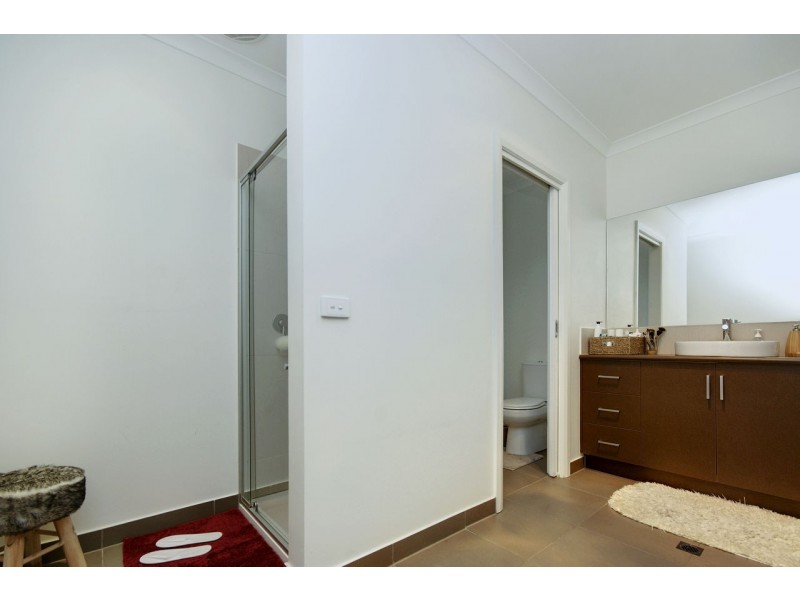 24 Butler Street, Deniliquin NSW 2710