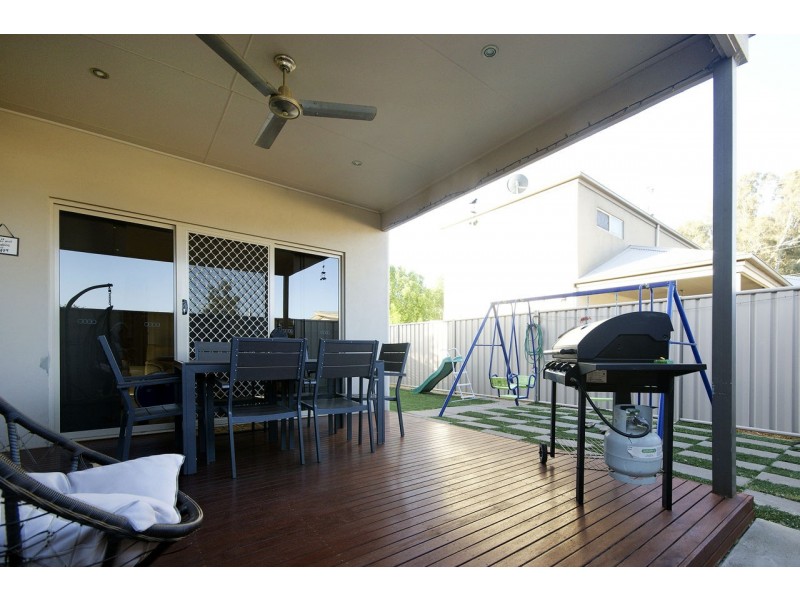 24 Butler Street, Deniliquin NSW 2710