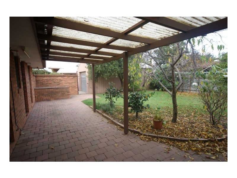 307 Victoria Street, Deniliquin NSW 2710