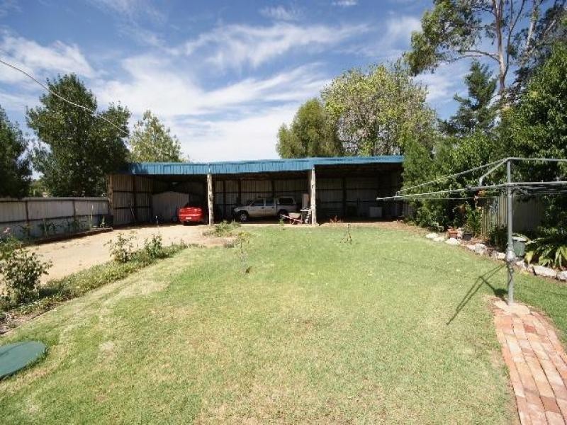 402 Fitzroy Street, Deniliquin NSW 2710