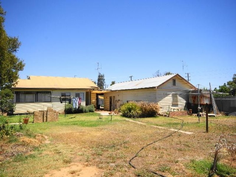 415 Wood Street, Deniliquin NSW 2710