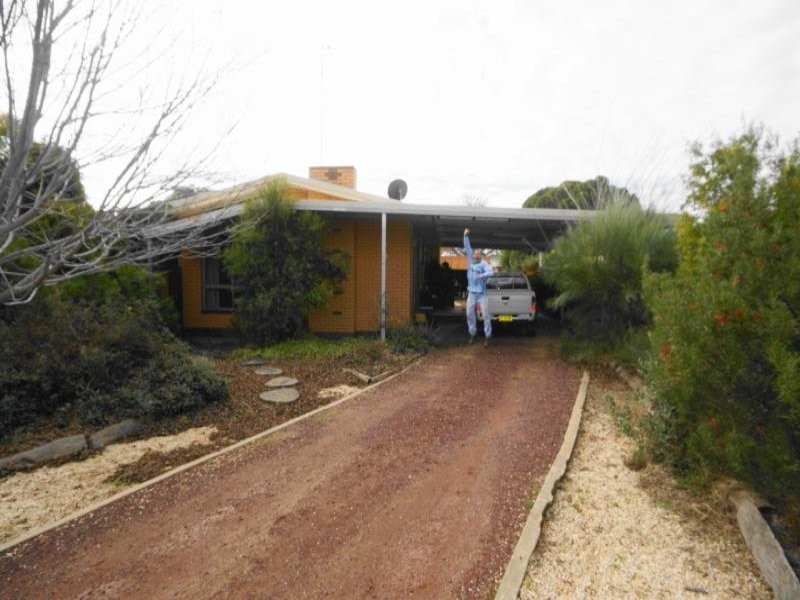 459 Sloane Street, Deniliquin NSW 2710