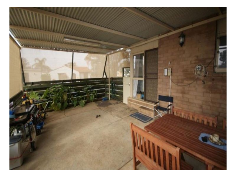 3 Greaves Crescent, Deniliquin NSW 2710