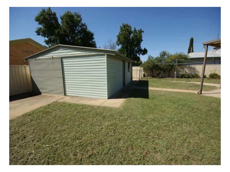 137 Dick Street, Deniliquin NSW 2710