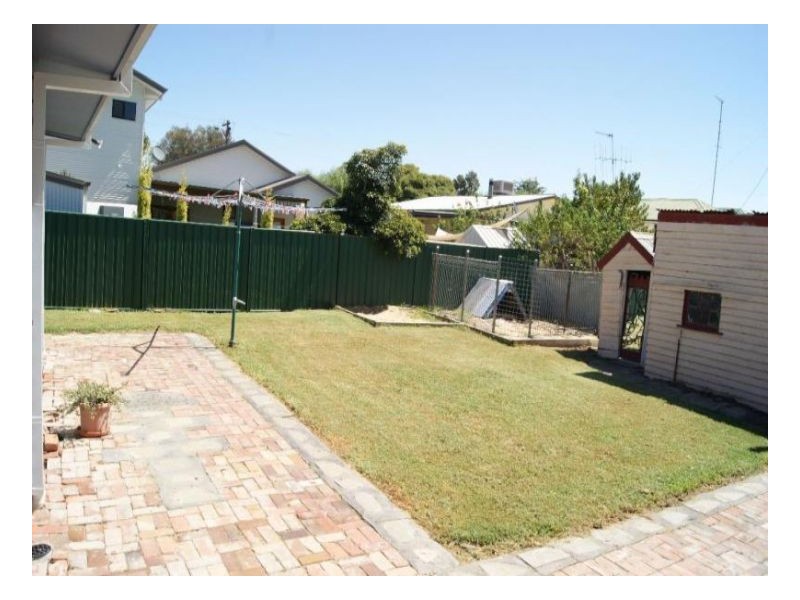 83 Junction Street, Deniliquin NSW 2710