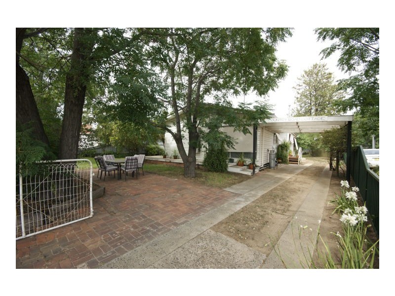 342 Albert St, Deniliquin NSW 2710