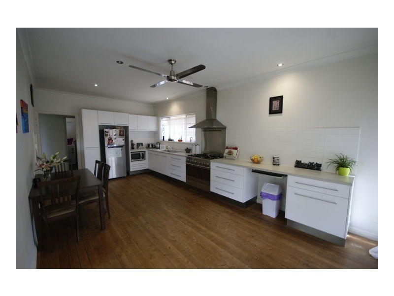 342 Albert St, Deniliquin NSW 2710