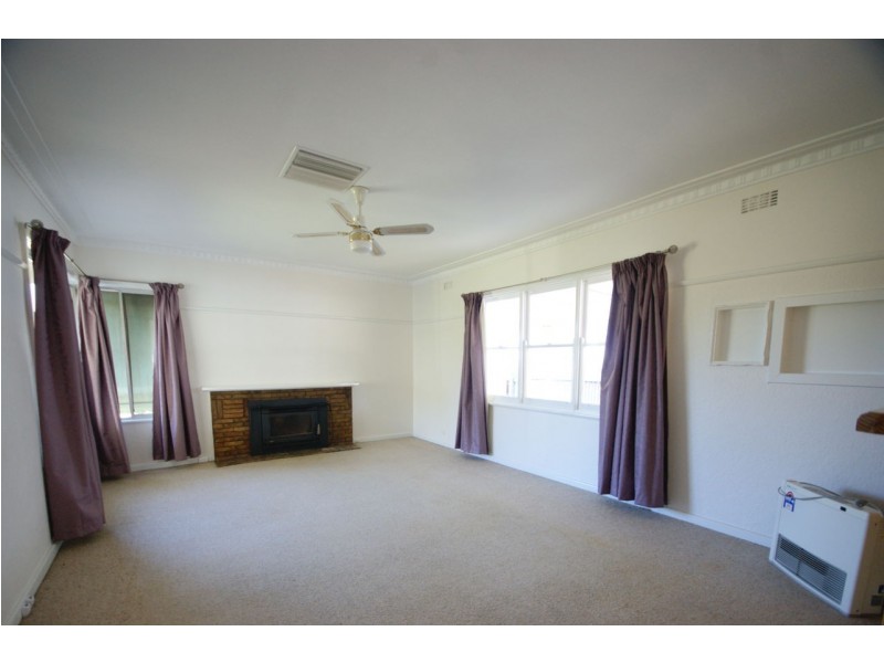 357 Sloane Street, Deniliquin NSW 2710