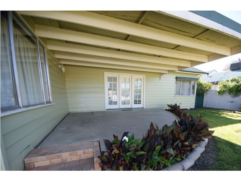 357 Sloane Street, Deniliquin NSW 2710