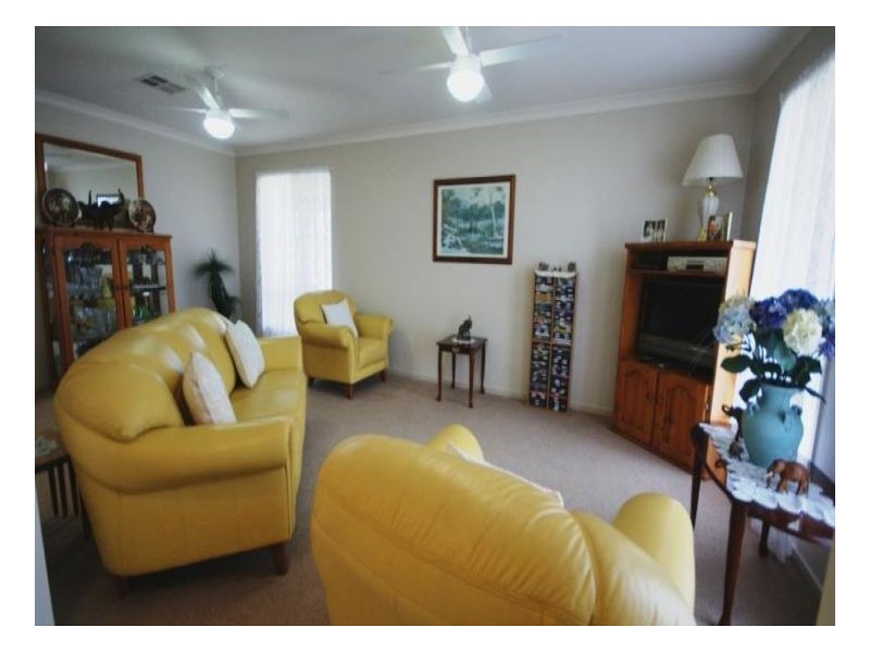 215 Hetherington Street, Deniliquin NSW 2710