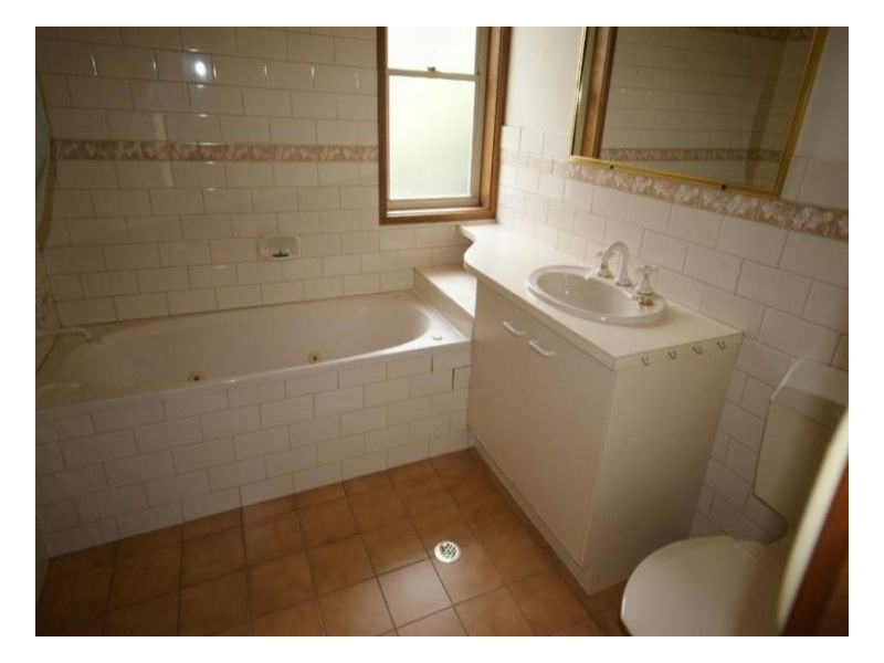 2 Lucas Court, Deniliquin NSW 2710